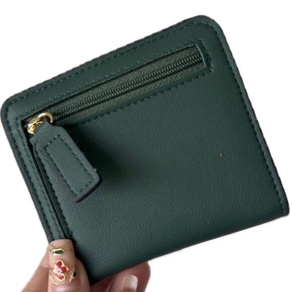 Unbranded NWOT Women's Hunter Green Faux Leather Bi-Fold Snap Button Wallet - Picture 1 of 4